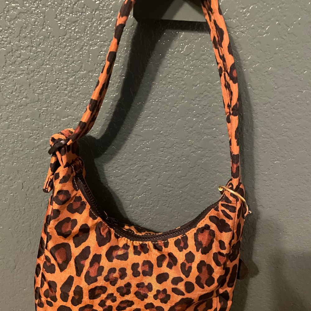 Baggu small shoulder bag in leopard